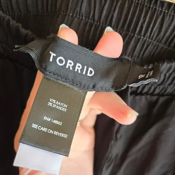 Torrid Cargo Pant Wide Leg Black Stretchy Waist Pocket 1R Flowy Bottom Gorpcore - Picture 3 of 6